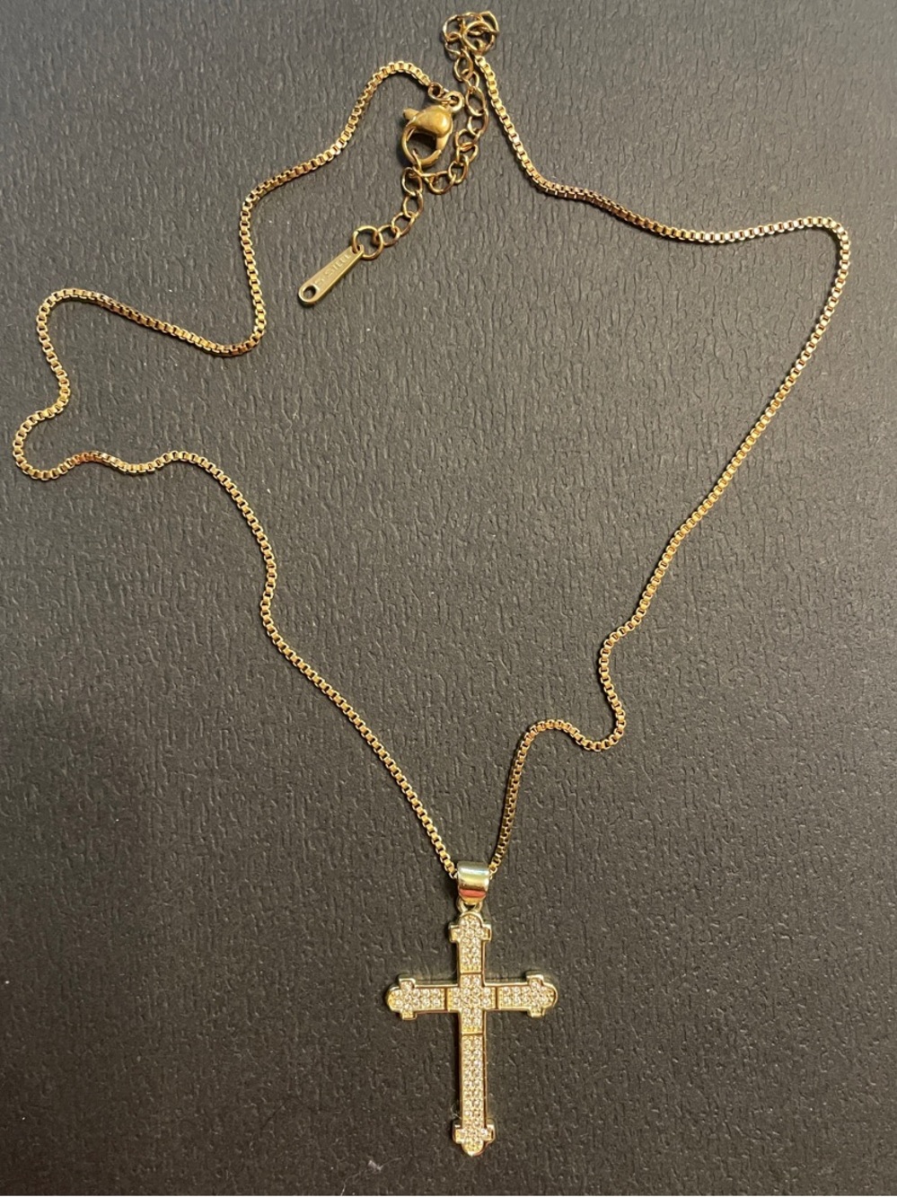 Gold Cross Pendant Necklace - Elegant Women's Jewelry